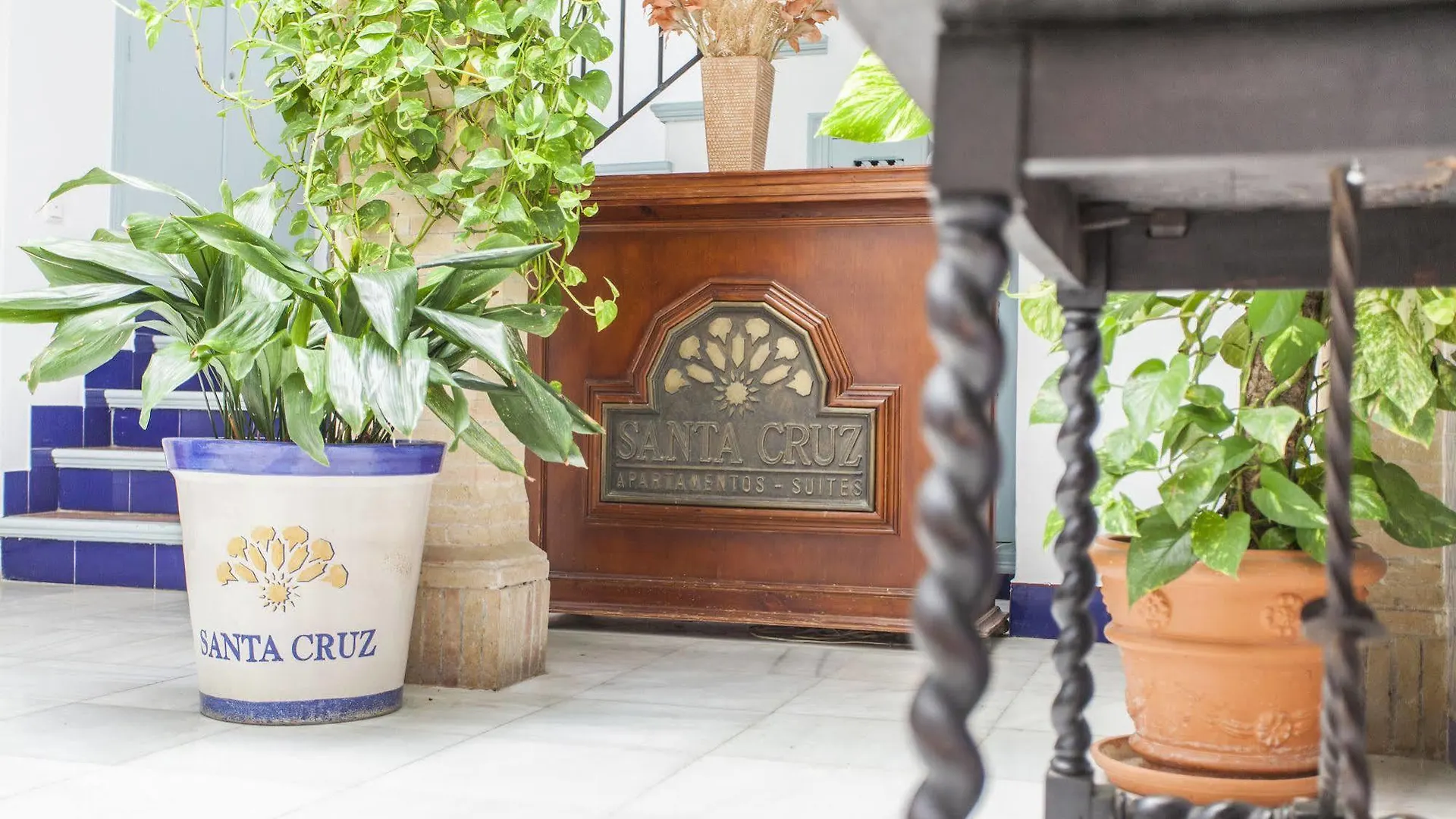 Apartamentos Suites Santa Cruz Seville Apartment