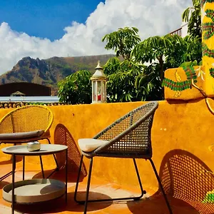 https://casa-alves-ultimo-tercio-s-xvi.in-canary-islands.com